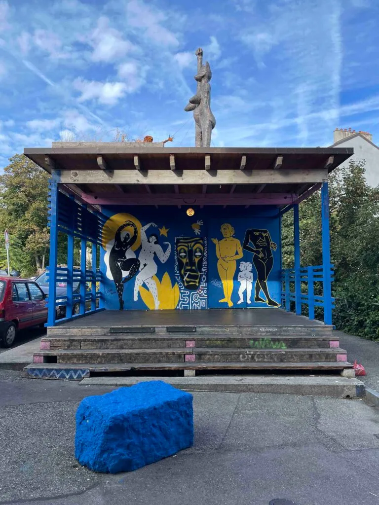 Street art de Linda Kocher aux Grottes à Genève